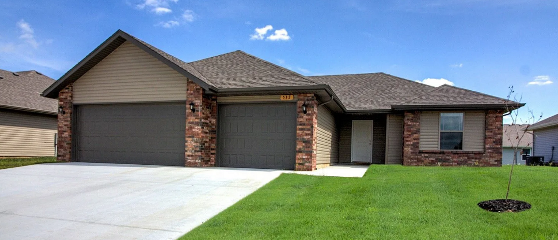 Republic House: 532 W Melody Ln