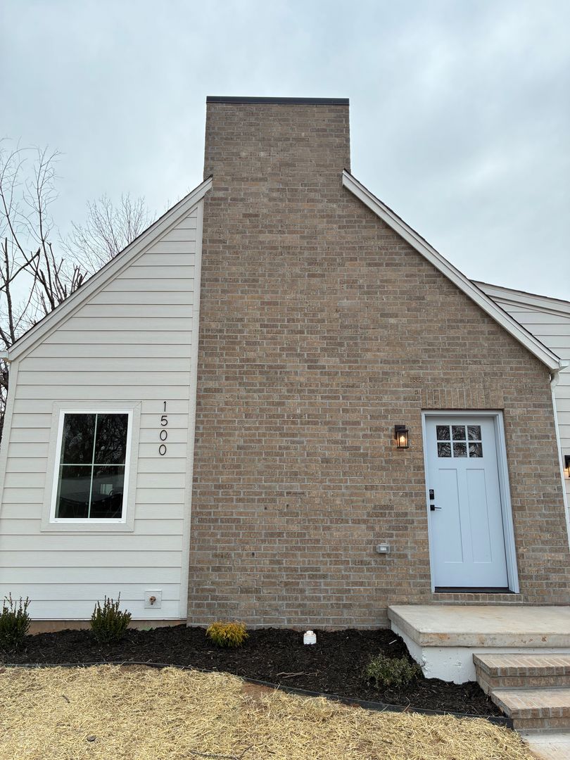 Springfield House: 1500 W. Meadowmere