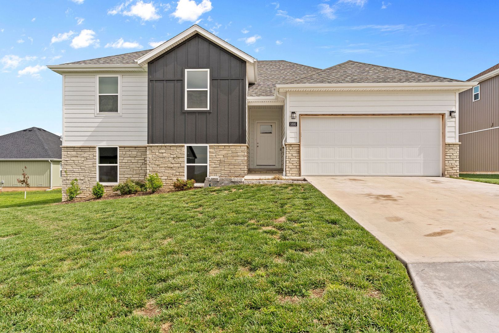 Republic House: 1695 E Charlton St