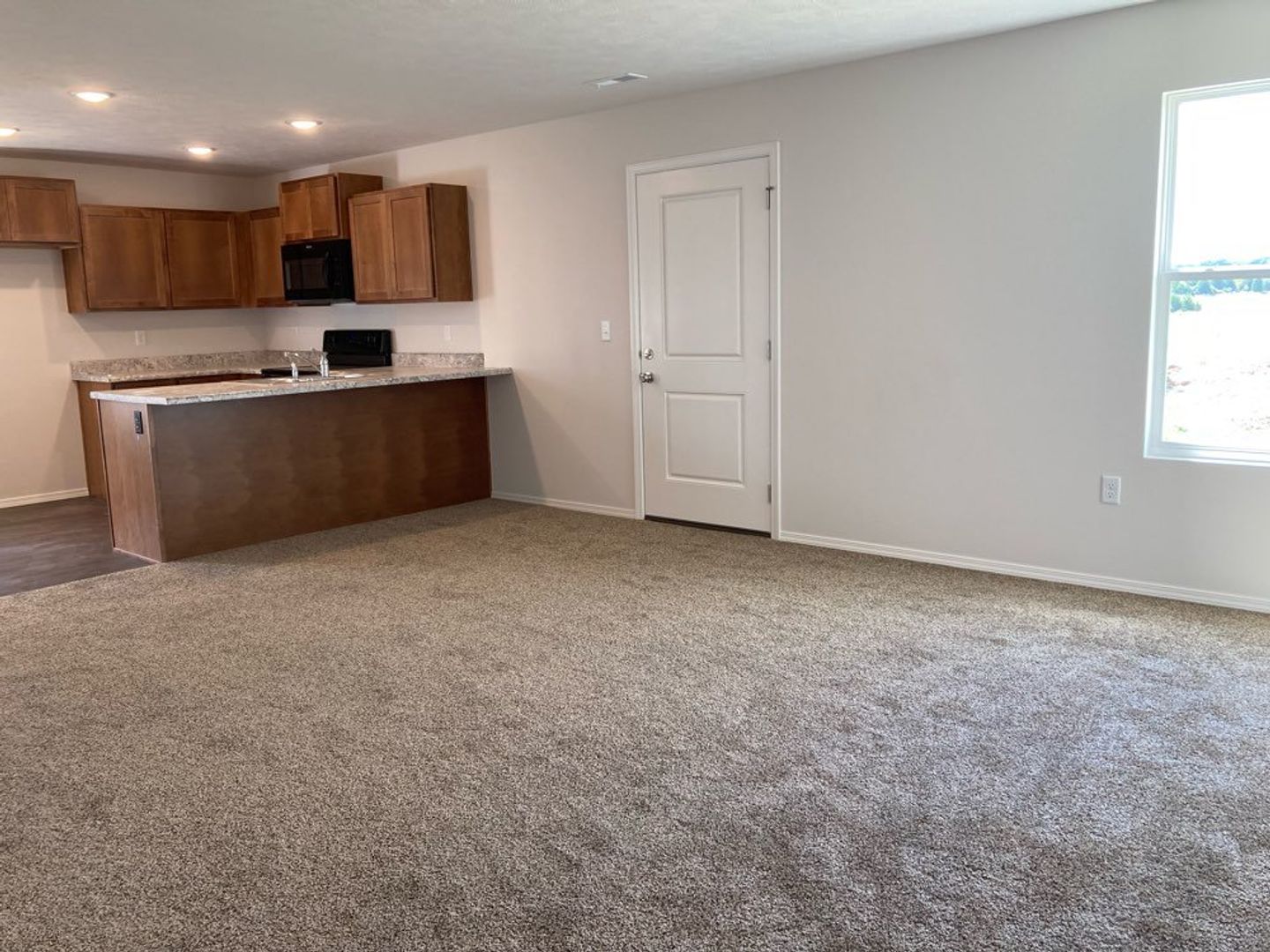 Aurora House: 112 Pin Oak Dr