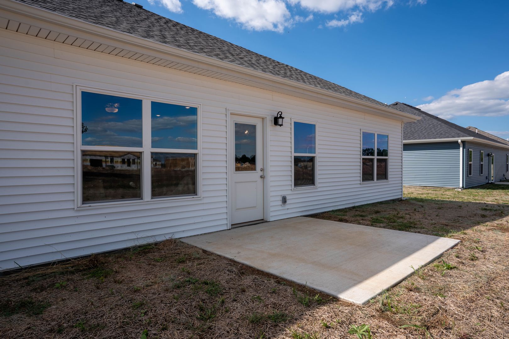 Mount Vernon House: 1759 Cash Dr