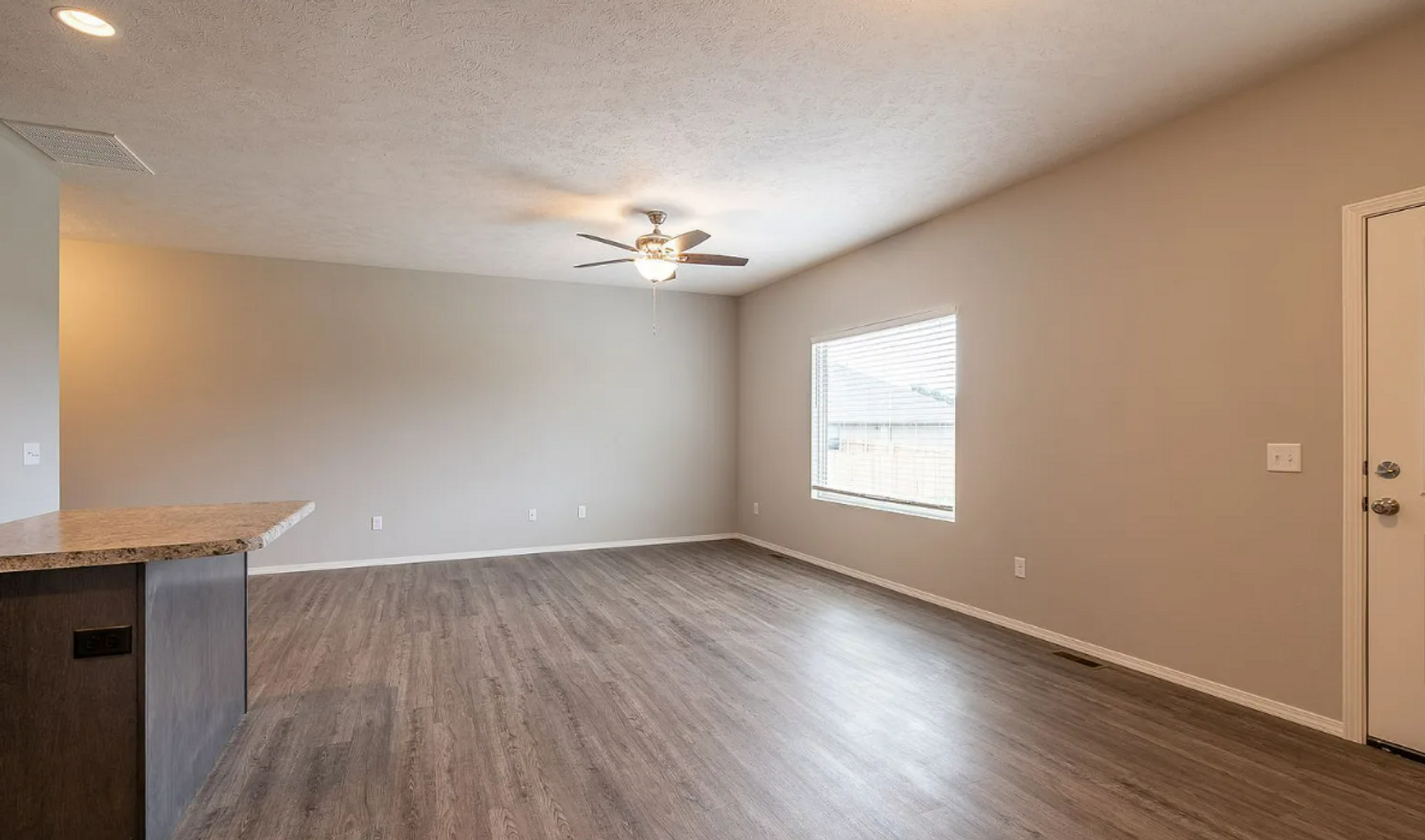 Republic House: 1351 S Normandy Ave