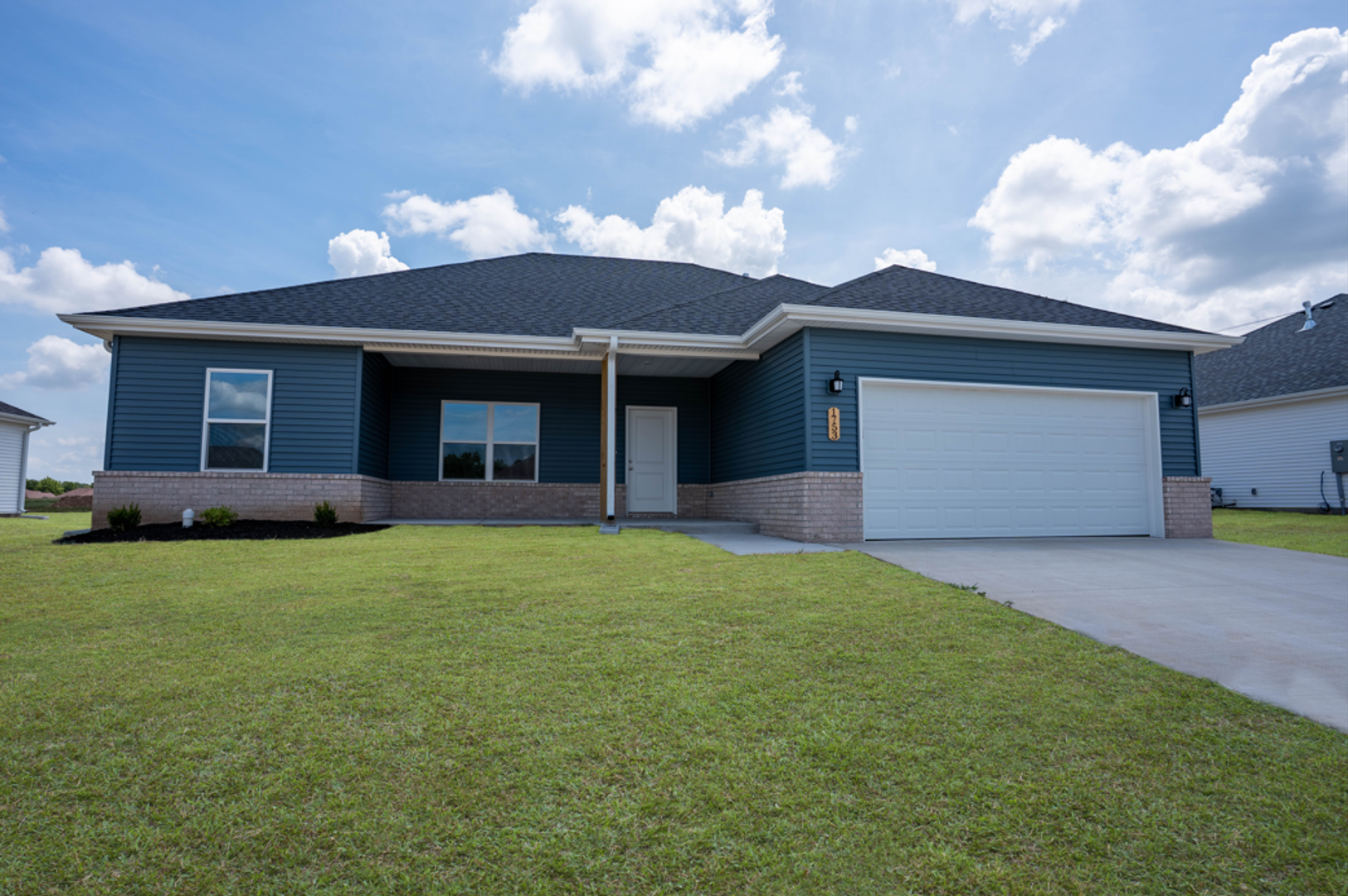 Mount Vernon House: 1753 Cash Dr