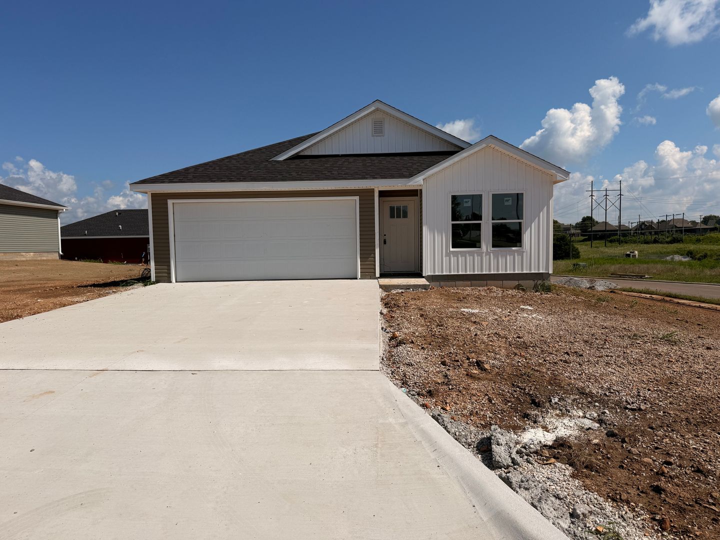 Nixa House: 801 W Meason Ave