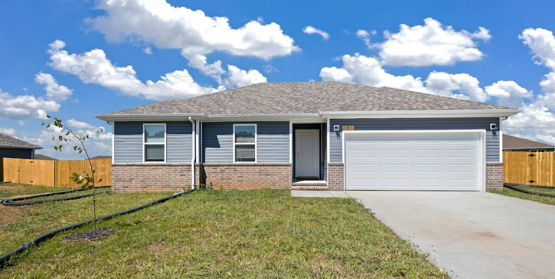 Republic House: 781 W Navajo St