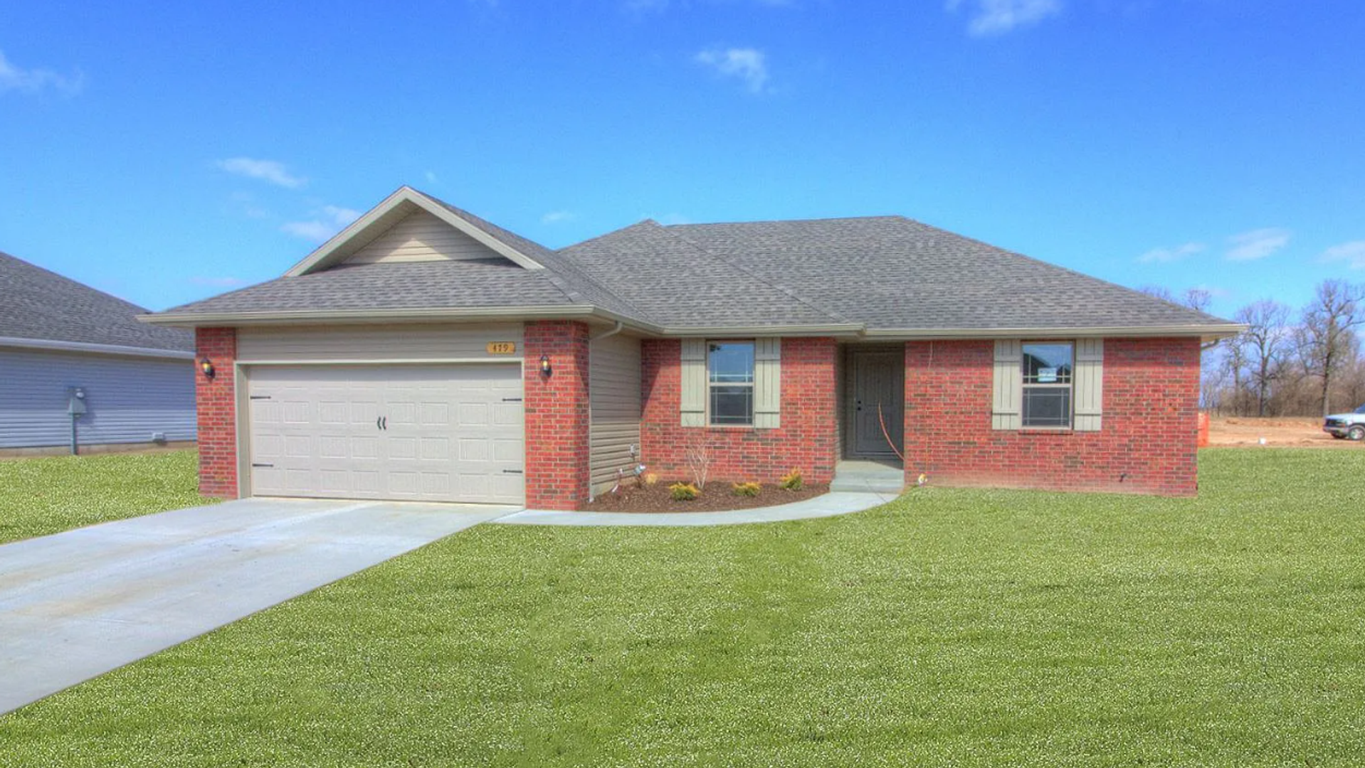 Republic House: 479 W Grace St