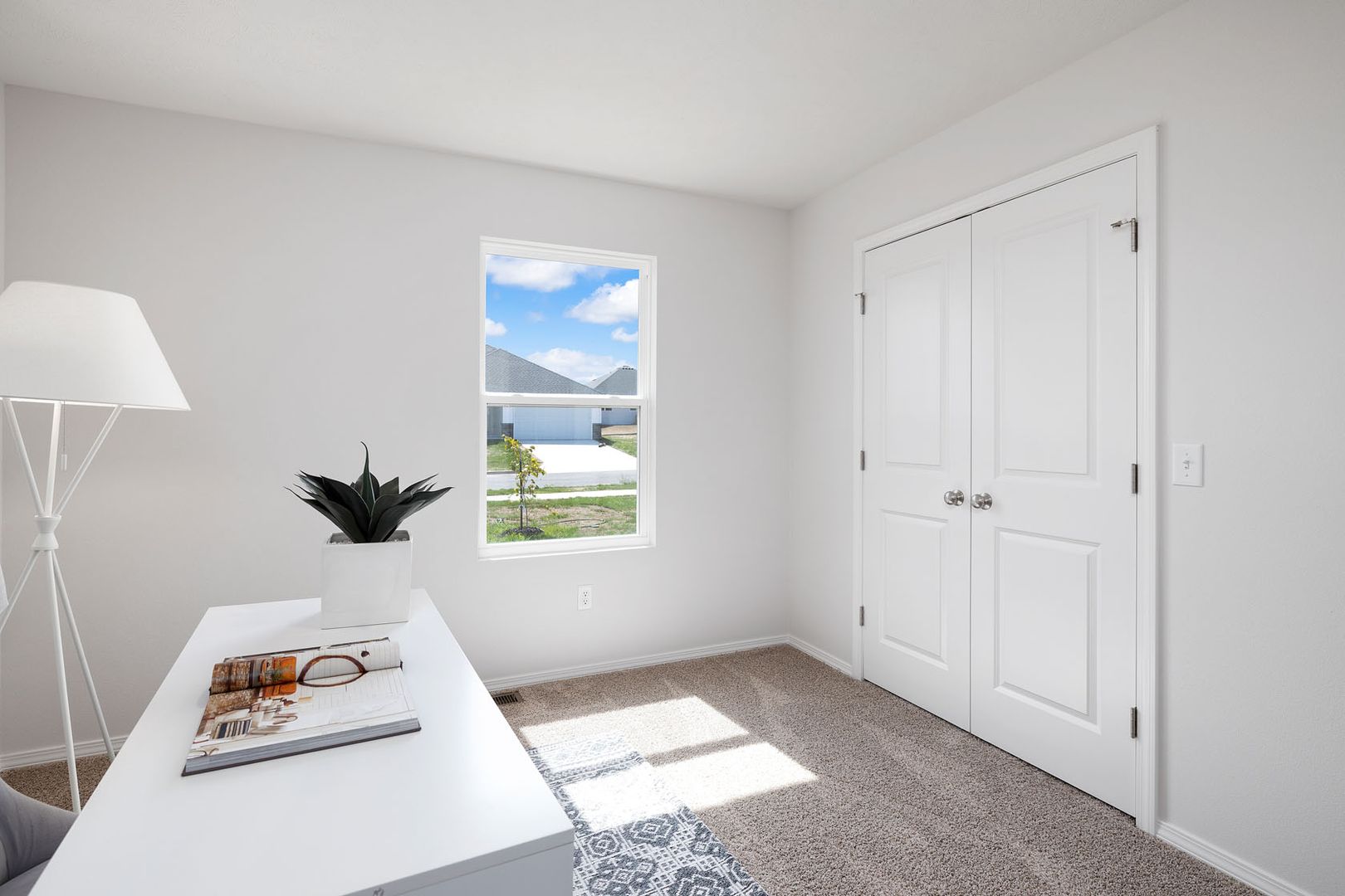 Aurora House: 122 Pin Oak Dr