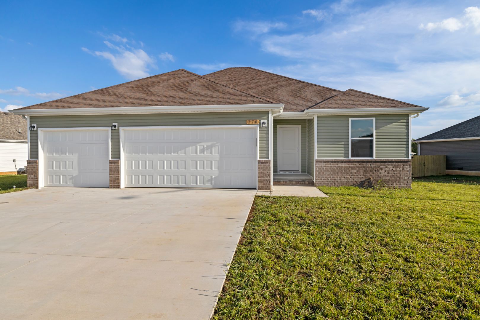 Republic House: 770 W Cherokee Way