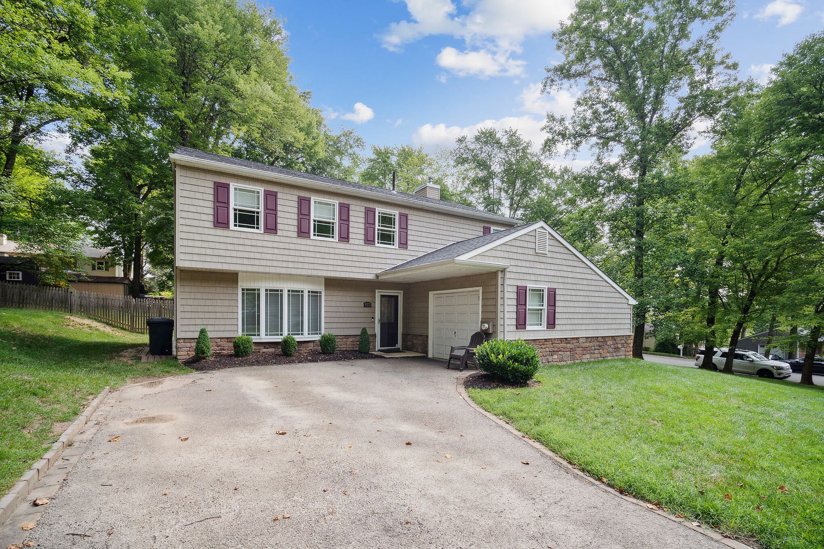 Lafayette Hill House: 437 Holly Lane