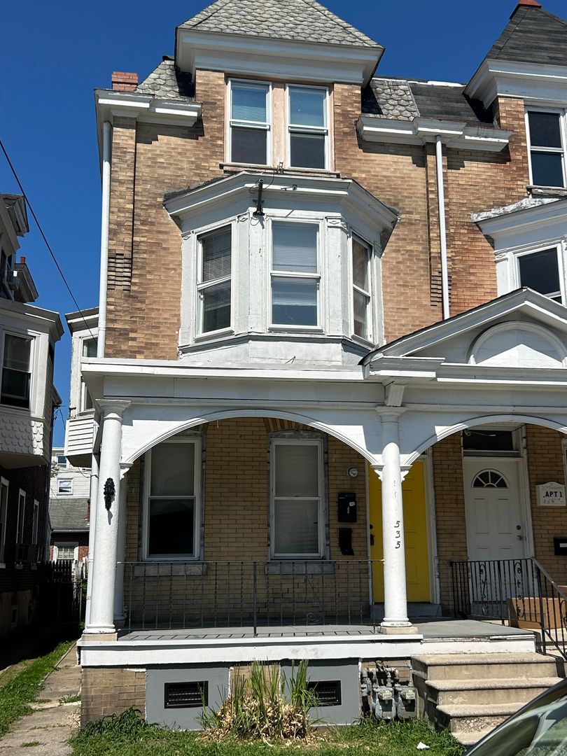 Norristown Apartment: 535 George St