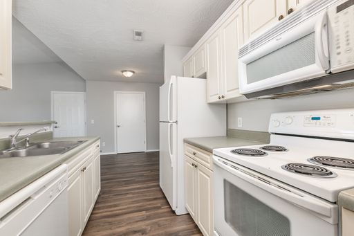 Quail Creek Apartments – photo 1