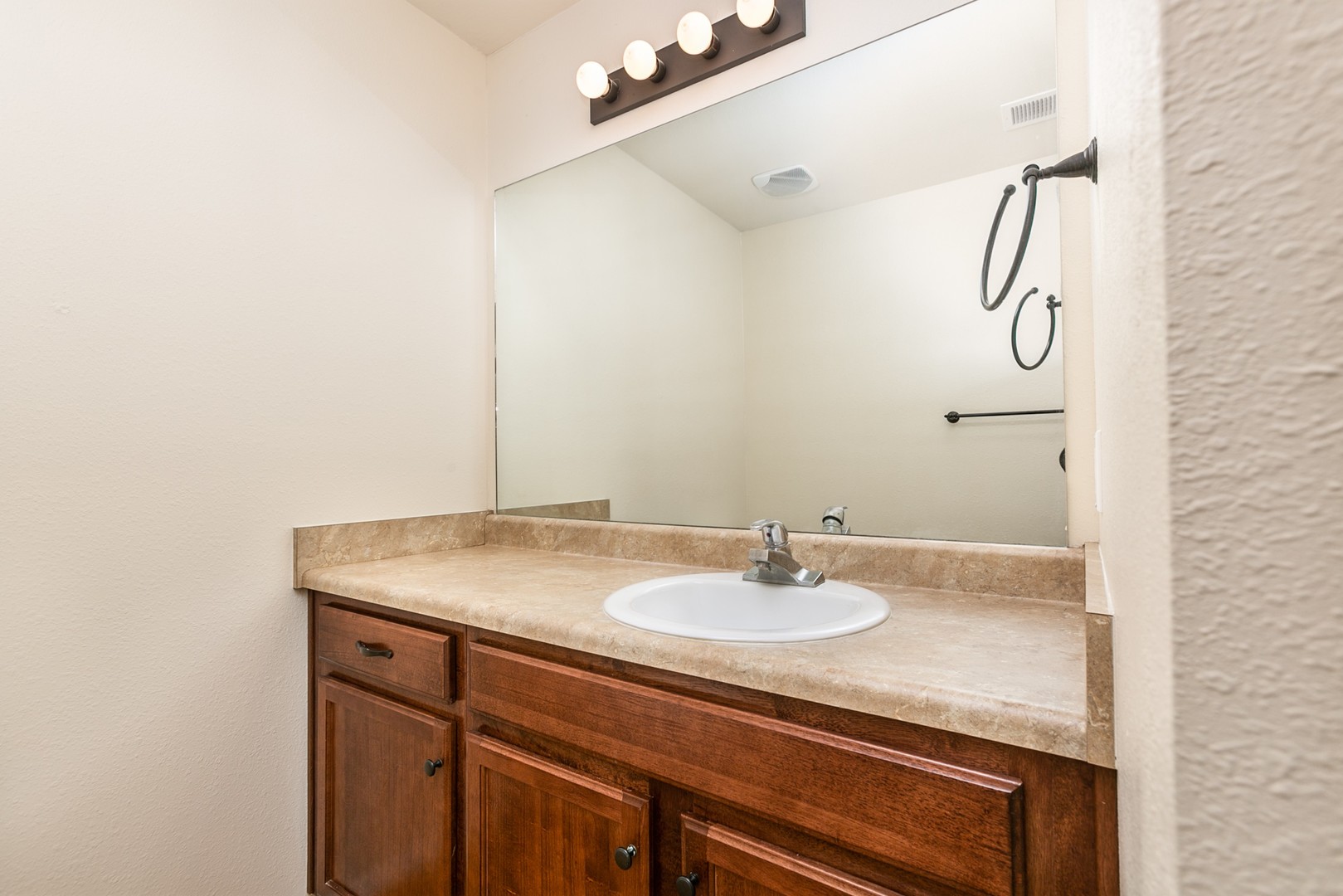 Ozark Apartment: 2145 W Bingham St