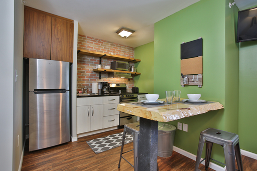 Fully Furnished Suites Available! – photo 1