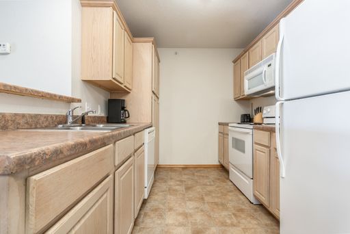 Living at Quail Creek – photo 1