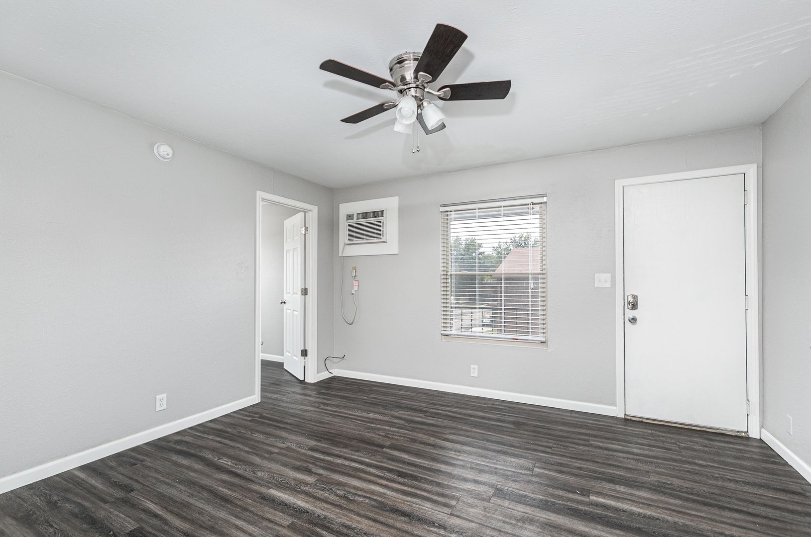 Springfield Apartment: 2120 S Ingram Mill Rd