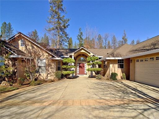 Beautiful Home in Rising Community complete with Unique Upgrades! – photo 1