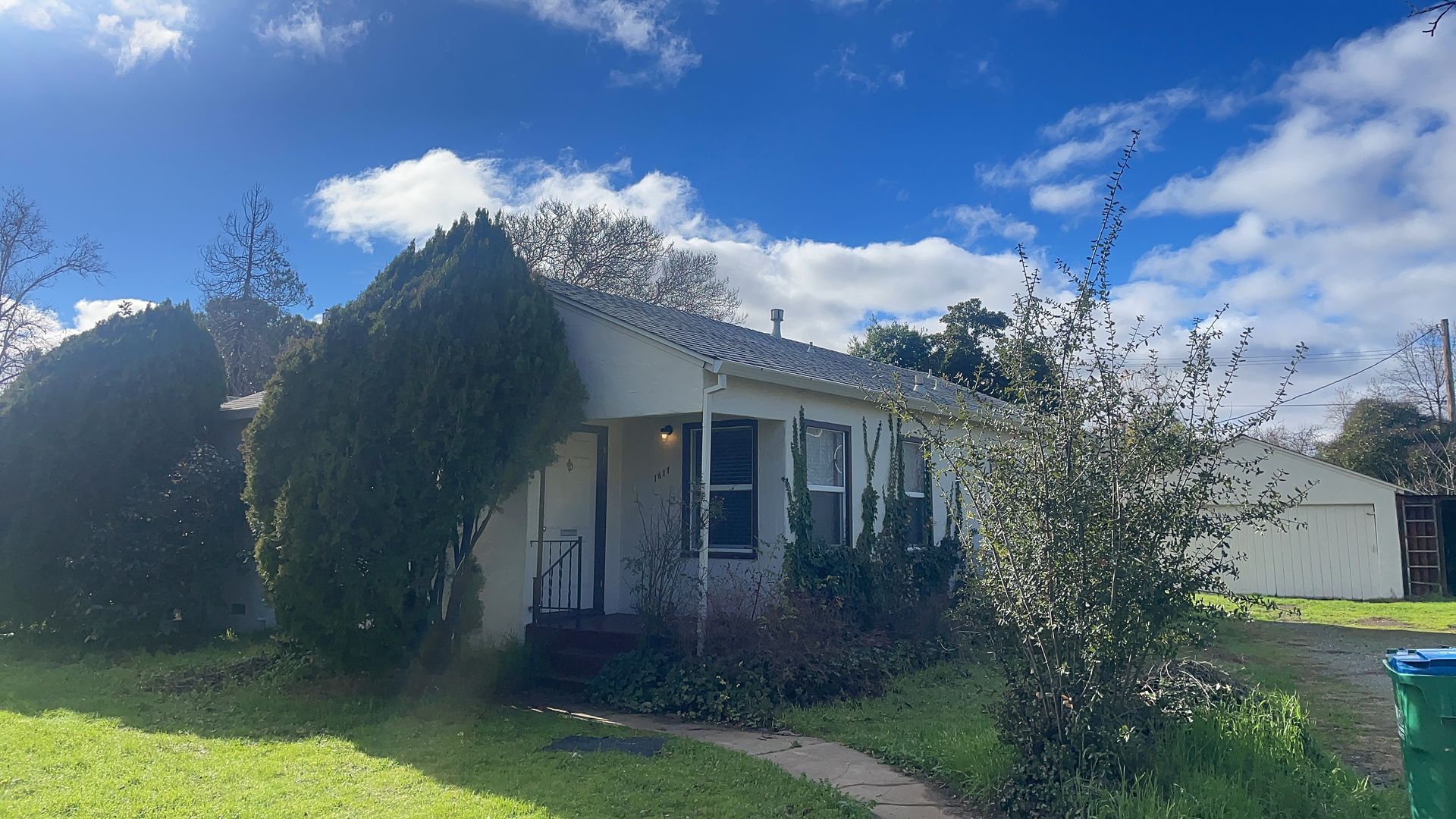 Chico House: 1617 Arbutus