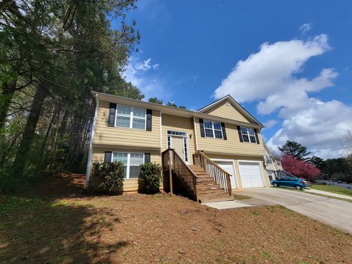3 Bedroom Split Foyer – photo 1