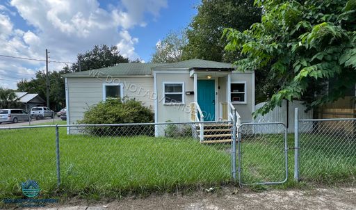 FREE APPLICATIONS THROUGH 09/25/2026 + $350 OFF FIRST MONTH RENT - Amazing 4 bedroom / 2 bathroom home available to rent! – photo 1