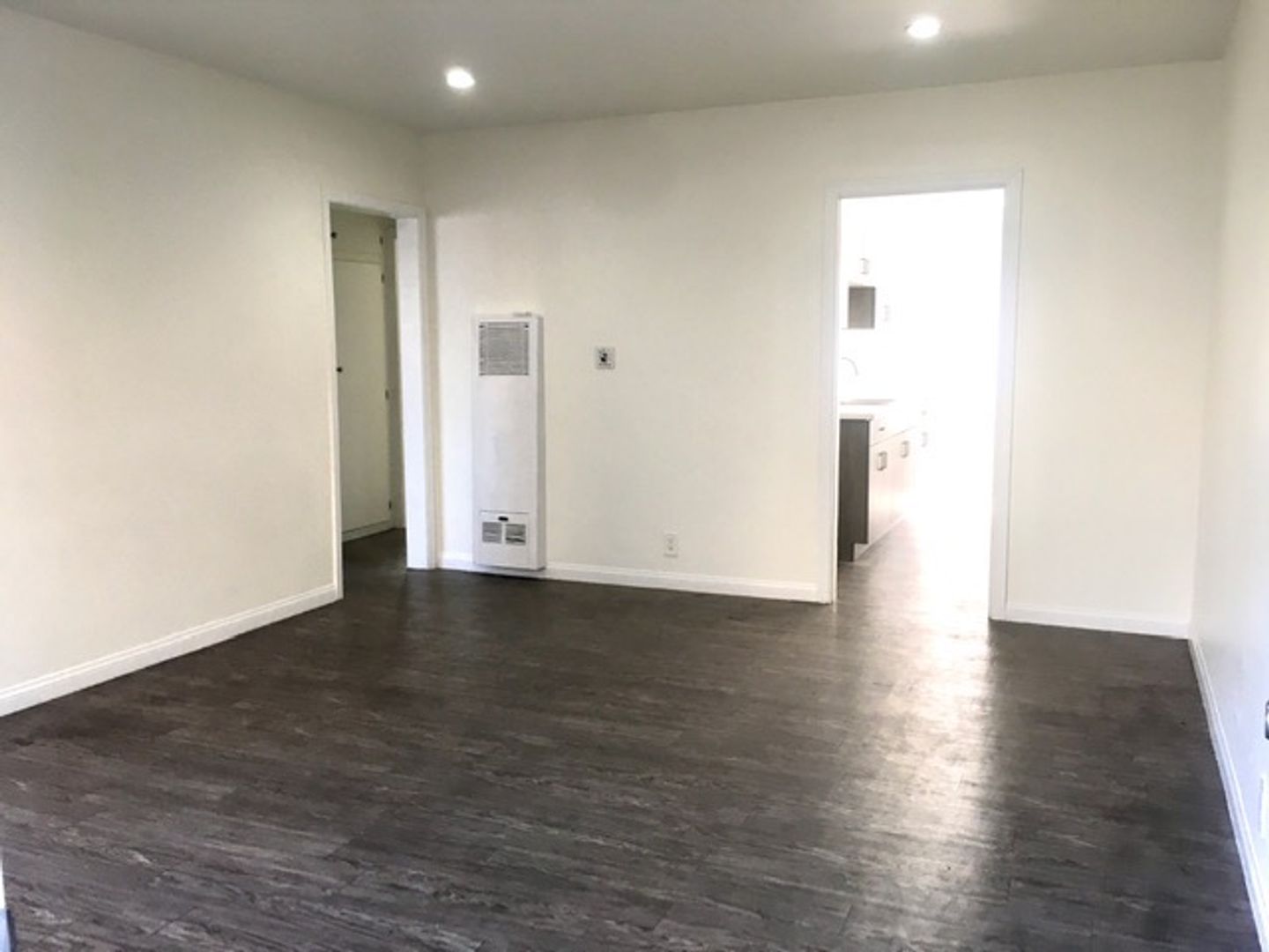 Inglewood Apartment: 10231 Darby Ave