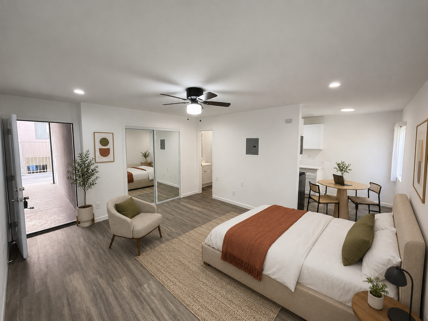 Los Angeles Apartment: 1170 Crenshaw Blvd.