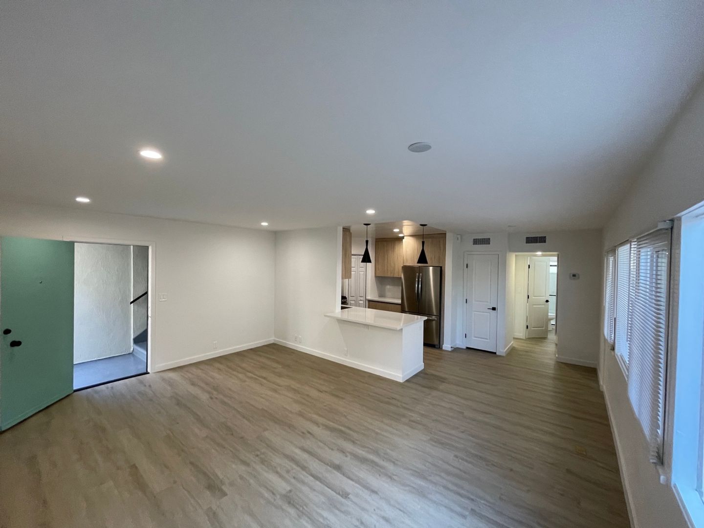 Los Angeles Apartment: 11748 Dorothy St.