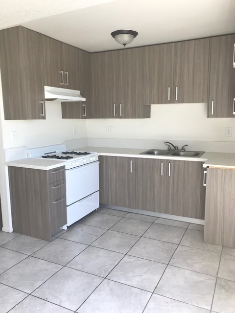 North Hollywood Apartment: 7756 Laurel Canyon Blvd