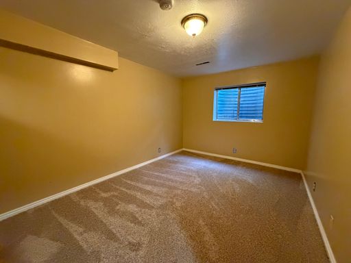 Basement Apartment in Sandy – photo 1