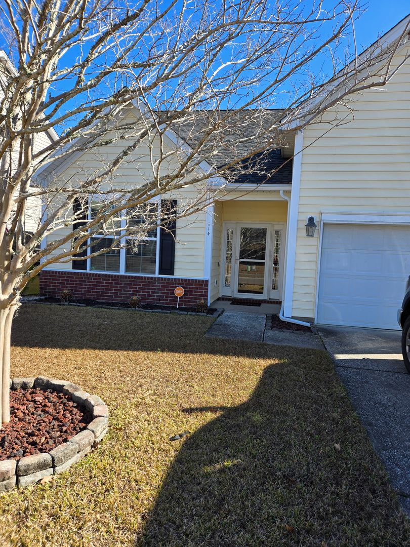 Goose Creek House: 114 Marinella Dr.