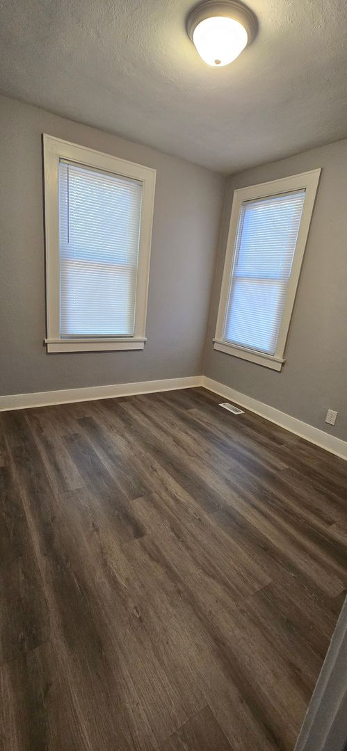 North Charleston House: 2620 Woodlawn Ave.