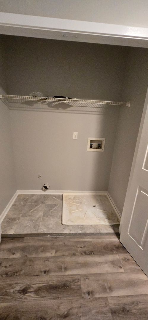 North Charleston House: 7880 Champion Way