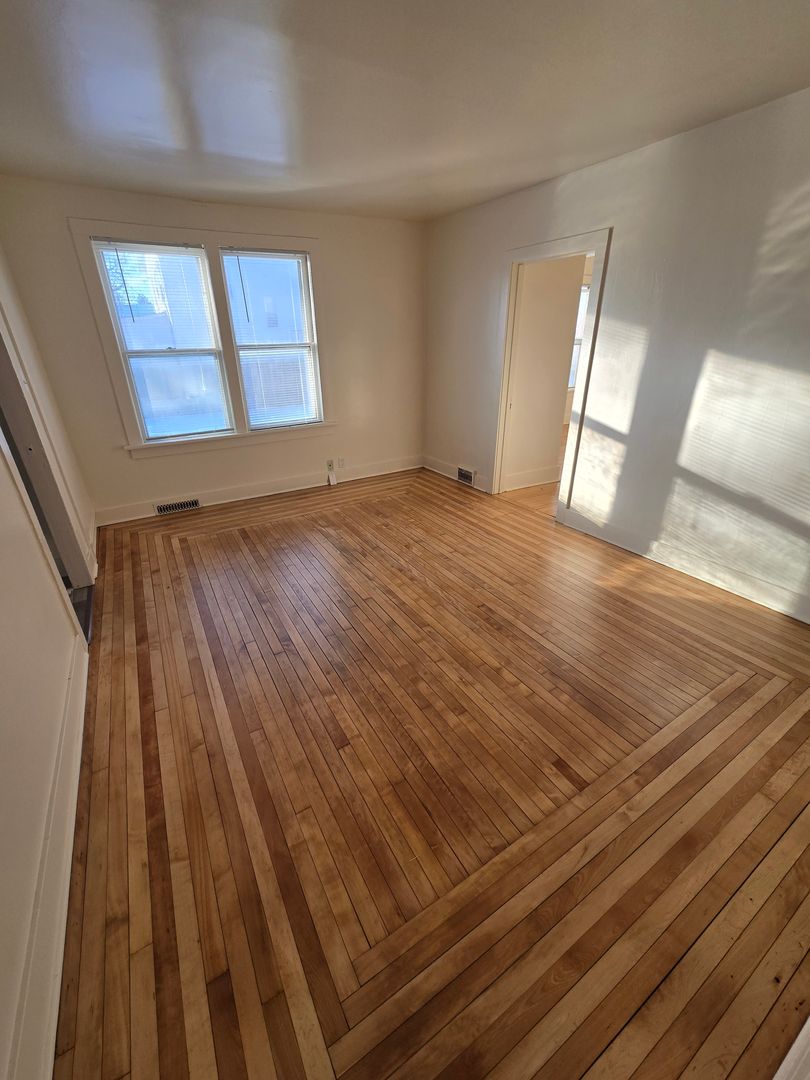 Fort Atkinson Apartment: 109 Milwaukee Avenue W.