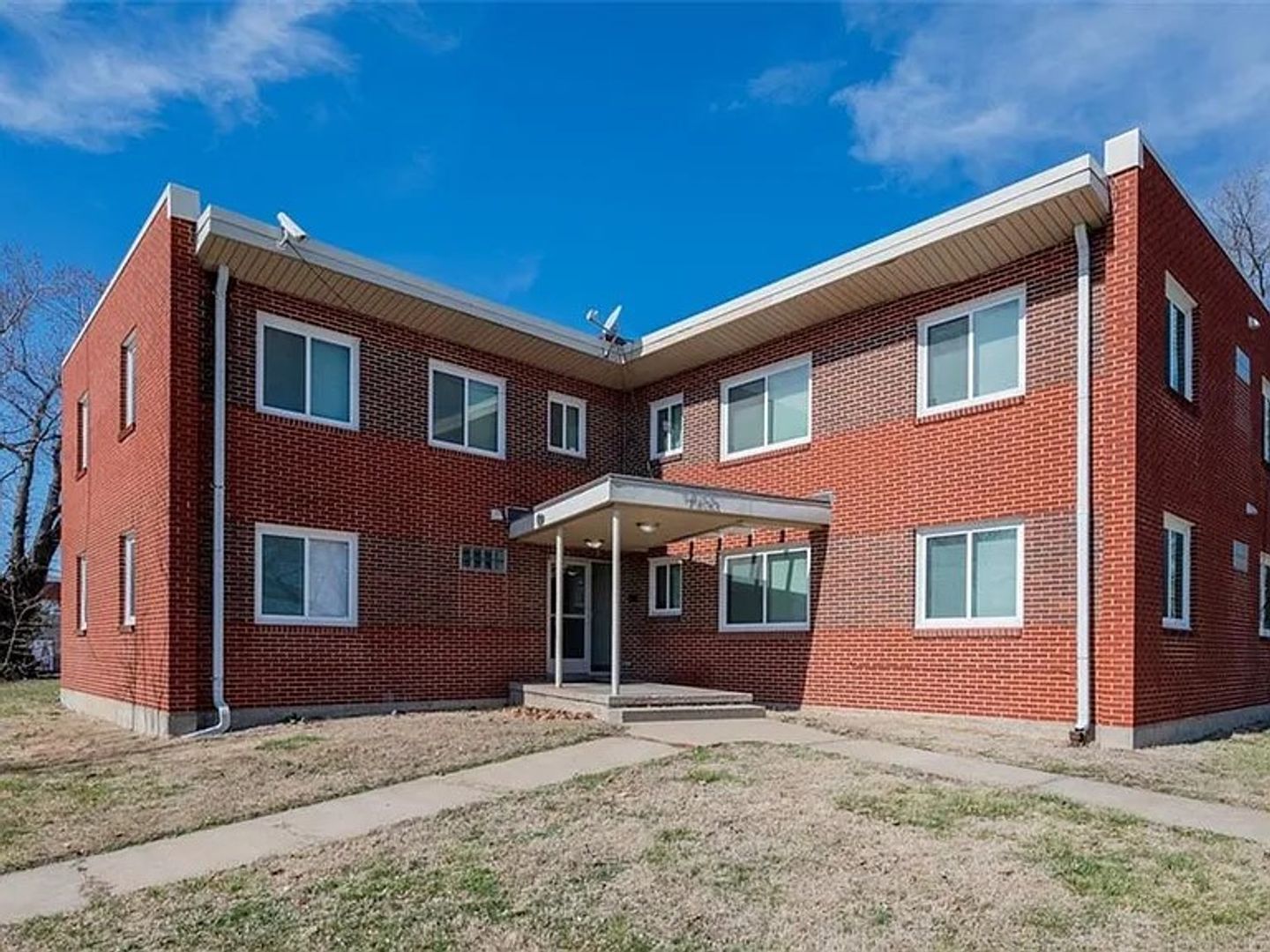 Topeka Apartment: 1433 SW Lincoln St