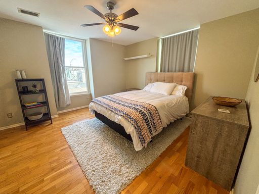 FURNISHED 1-bedroom Apartment - Country Club Plaza – photo 1