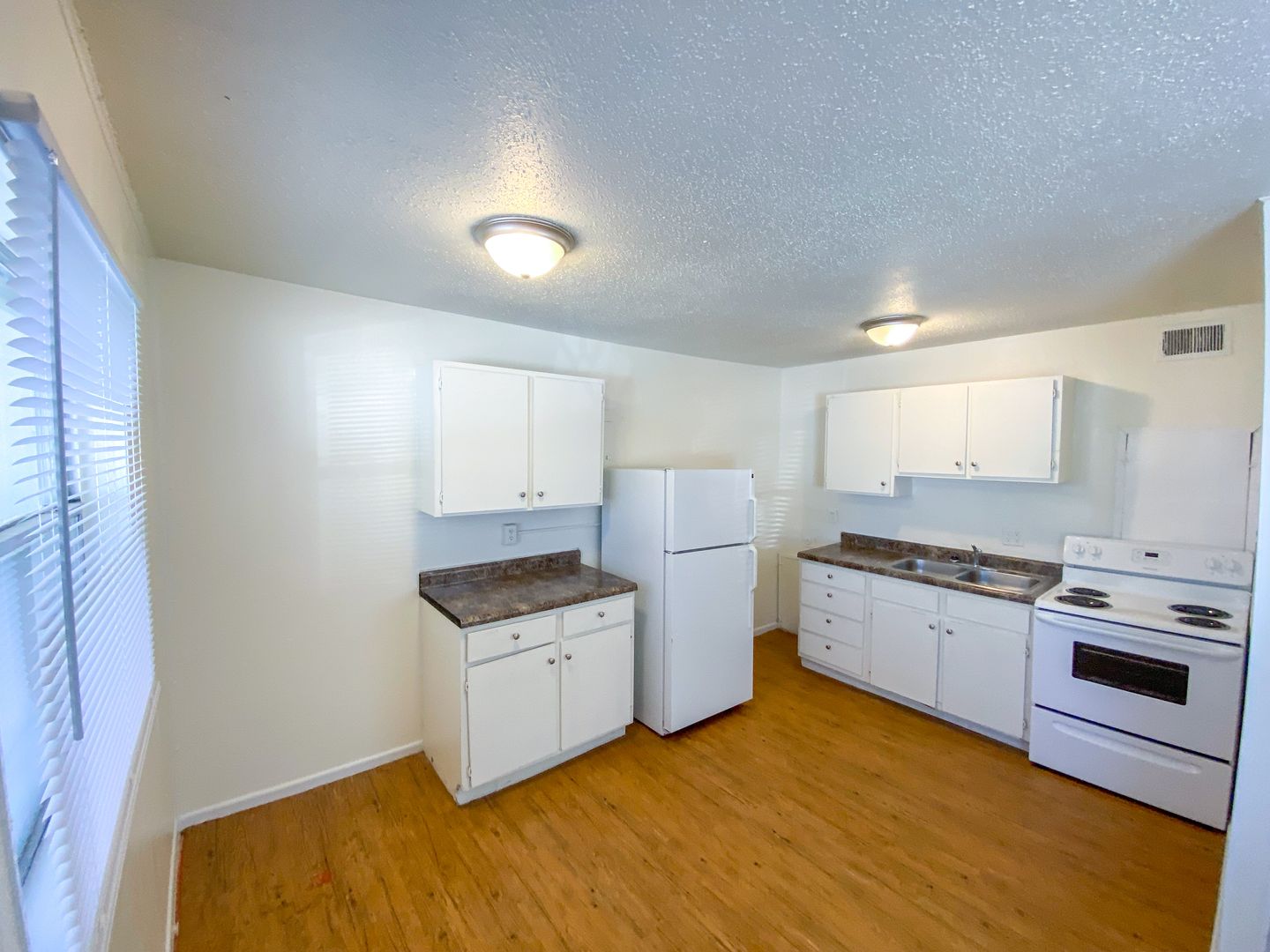 Topeka Apartment: 423 SE Winfield