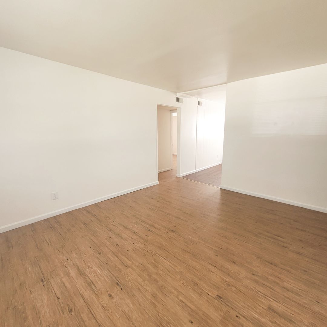 Topeka Apartment: 423 SE Winfield