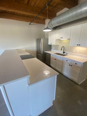 RENOVATED 2-bedroom Loft w/ Balcony! – photo 1