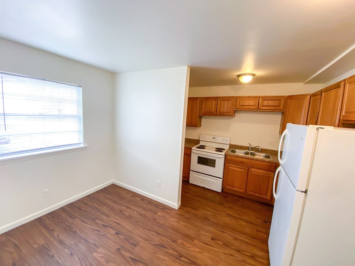 Topeka Apartment: 423 SE Winfield