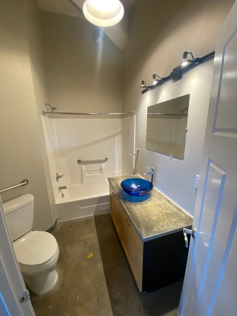 St Joseph Apartment: 1300 S. 11th Street