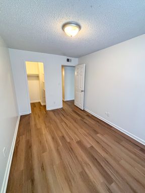 Renovated 1-Bedroom! – photo 1