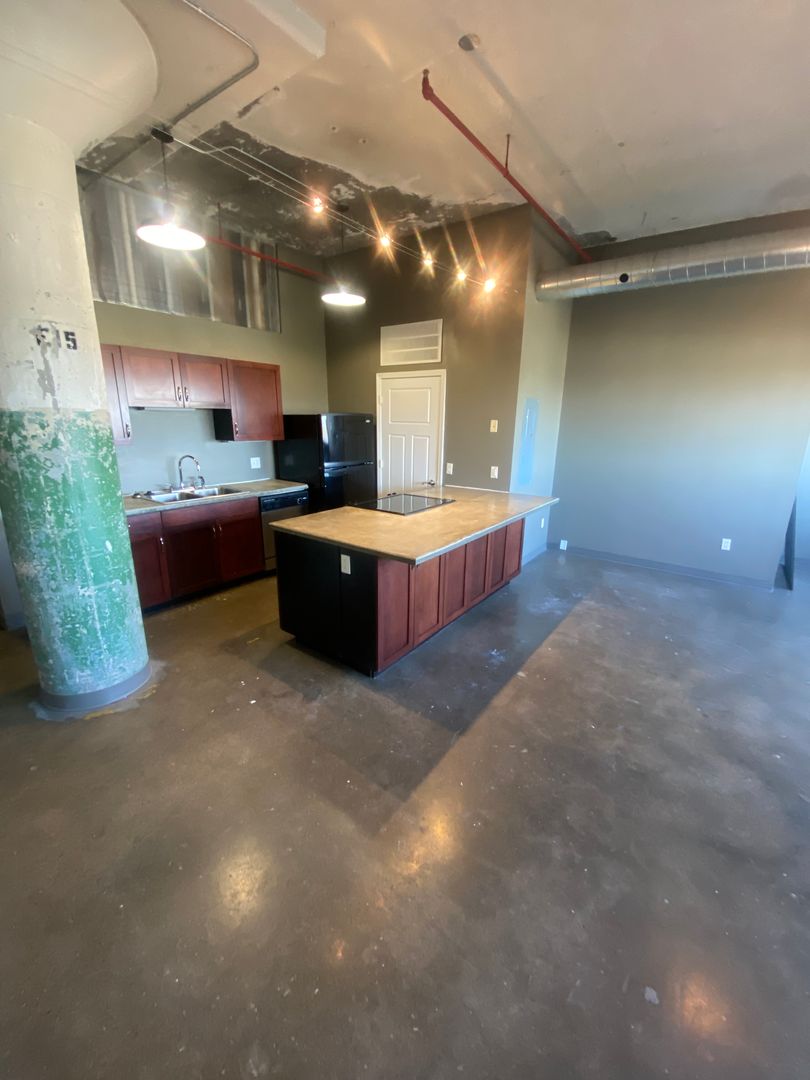 St Joseph Apartment: 1300 S. 11th Street