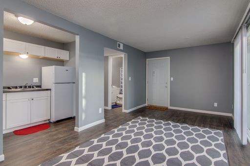 Remodeled and Spacious 2 Bedroom with a Private Balcony!! – photo 1