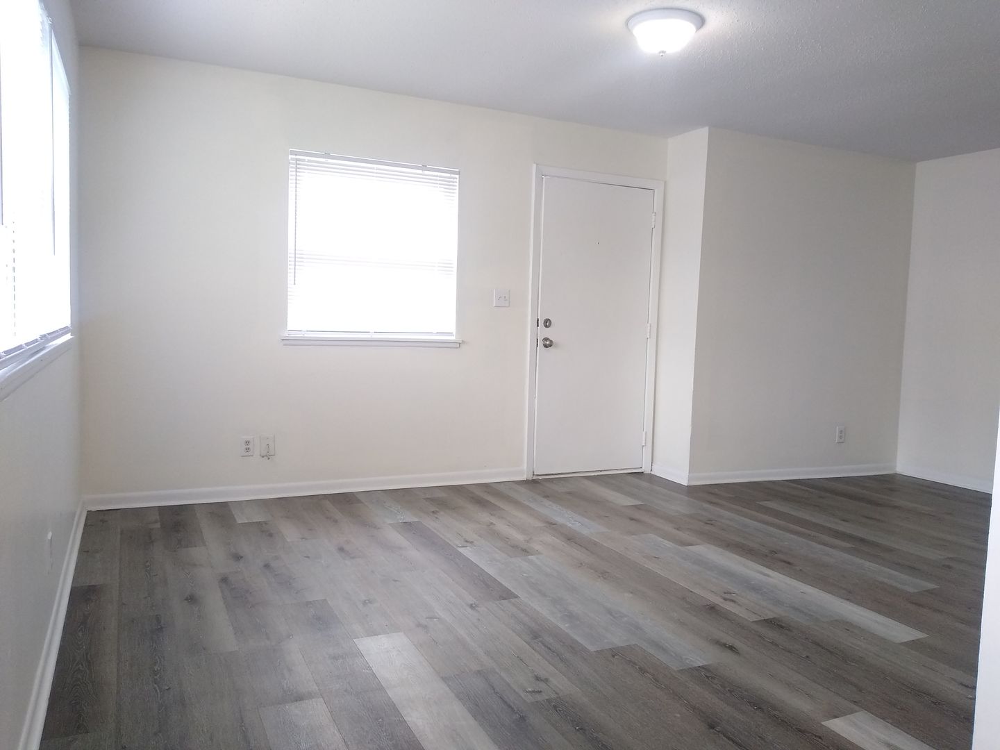 Topeka Apartment: 423 SE Winfield