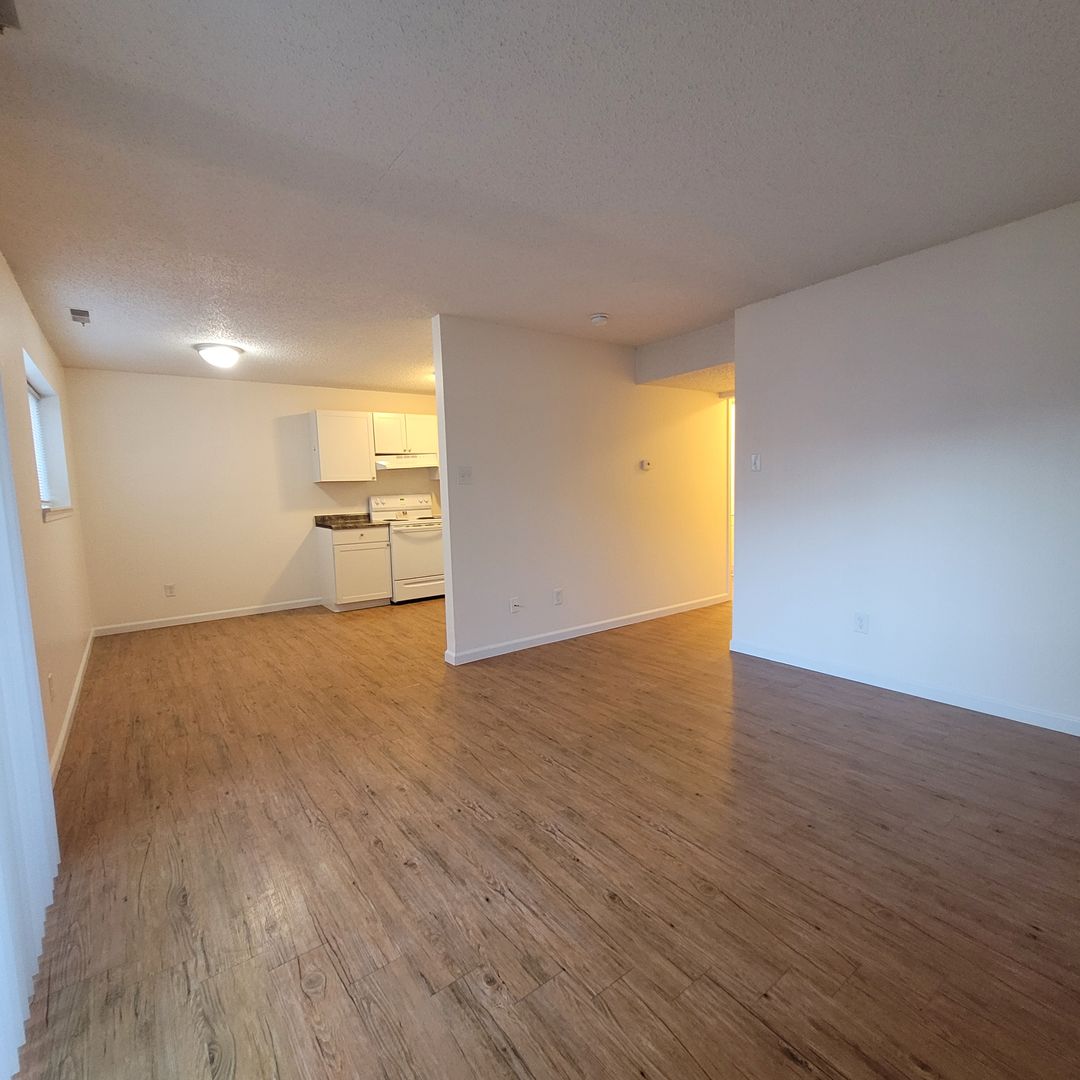 Topeka Apartment: 837 SW Tyler St