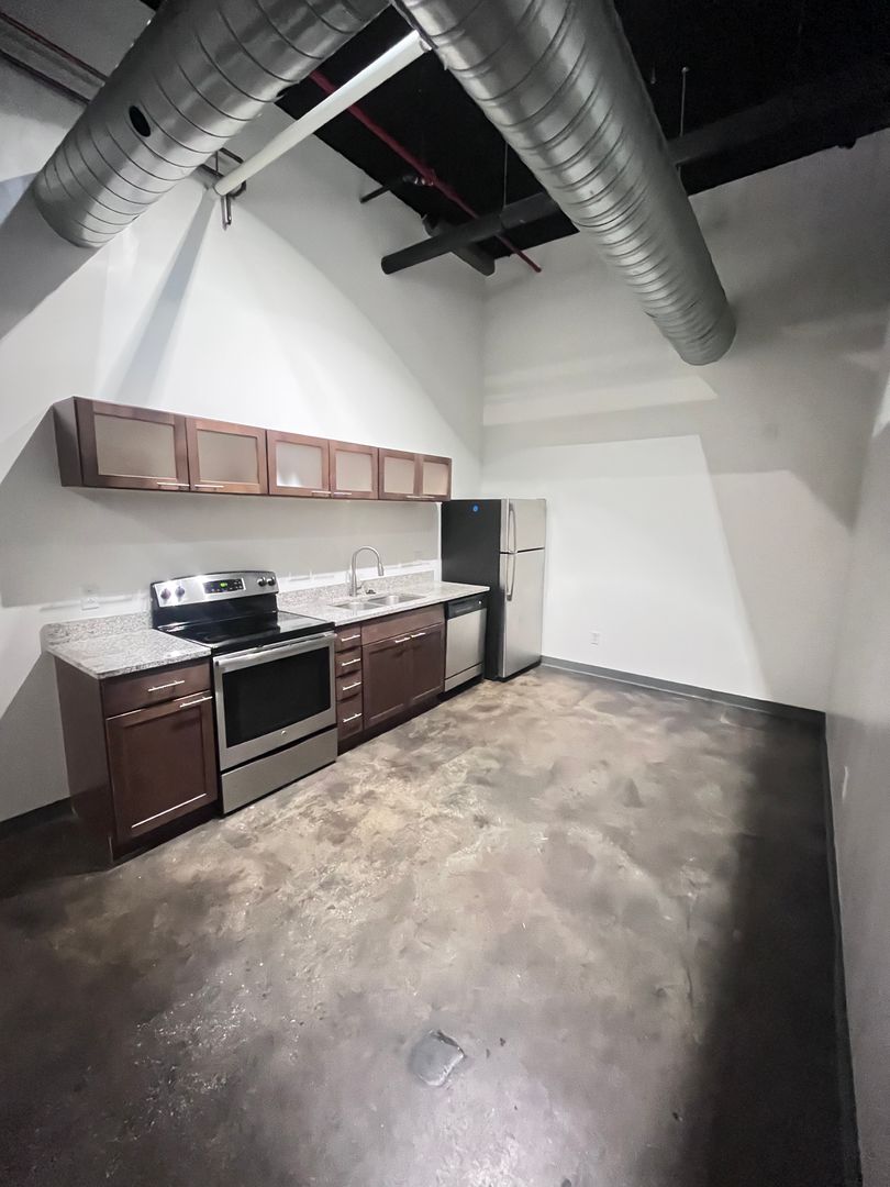 St Joseph Apartment: 1300 S. 11th Street