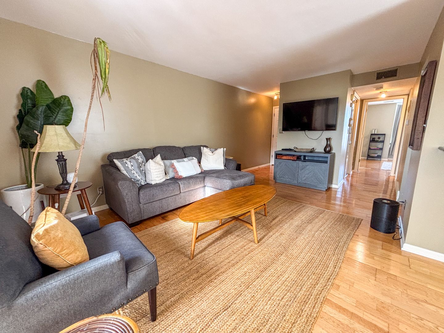 Kansas City Apartment: 4724 Belleview Ave