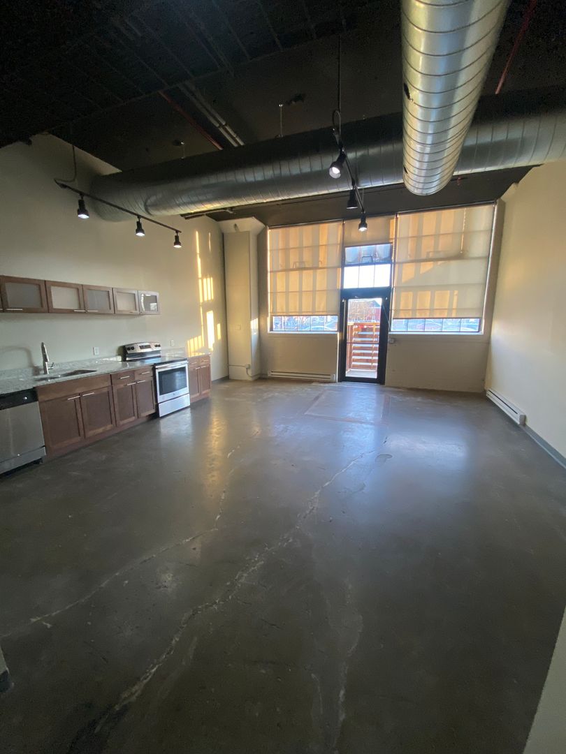 St Joseph Apartment: 1300 S. 11th Street