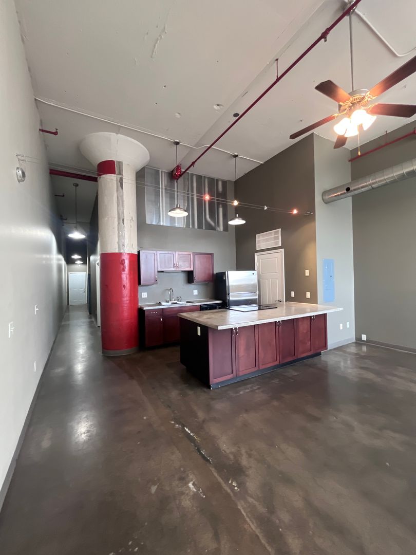 St Joseph Apartment: 1300 S. 11th Street