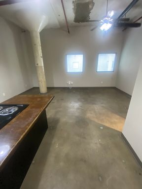 Elevated Studio Apartment - All Utilities Included!