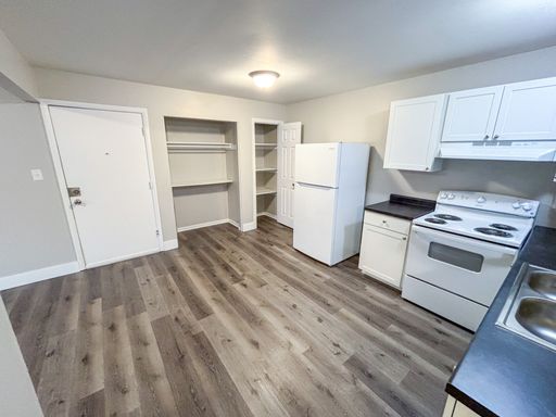 2 Bed 1 Bath Rental at 1324 SW Western Ave - Unit 3, Topeka, KS – photo 1